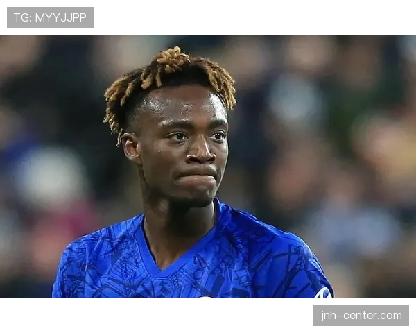 努涅斯情绪失控如何影响比赛稳定性？